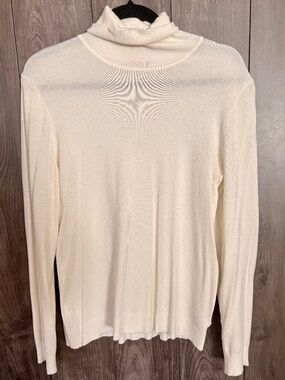 Cream Turtleneck Sweater Size XL Lightweight Long Sleeve Basic Top
